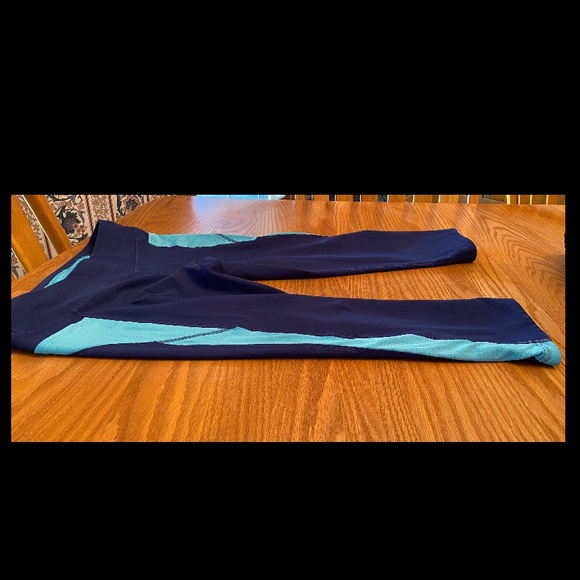 Lucy Tech Blue/ Teal Workout Capri 💙✨ - Picture 3 of 7